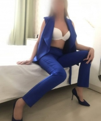 У меня есть все, чтобы сделать твои фантазии реальностью. Мои услуги включают классический секс, оральный секс, эксперименты в постели, а также массаж и стриптиз. Я всегда стараюсь обеспечить полное удовлетворение моих клиентов. Мои отзывы говорят сами за себя - мои клиенты остаются очарованными после нашей встречи. У меня много фото, чтобы ты мог оценить мою внешность. Доверься мне и проведи незабываемое время. 💋 6057, 25 лет